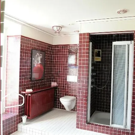 Chateau De Lacaze Lagarrigue (Lot-et-Garonne)