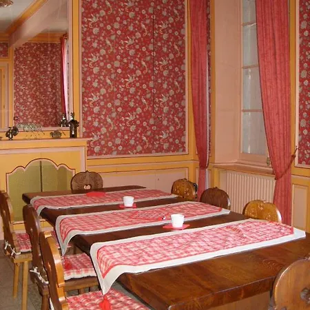 Chateau De Lacaze *