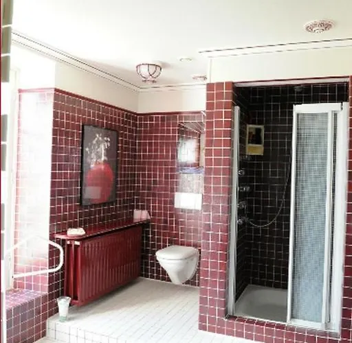 Chateau De Lacaze Lagarrigue (Lot-et-Garonne)