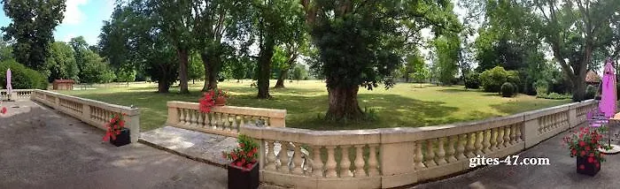 Bed & Breakfast Chateau De Lacaze